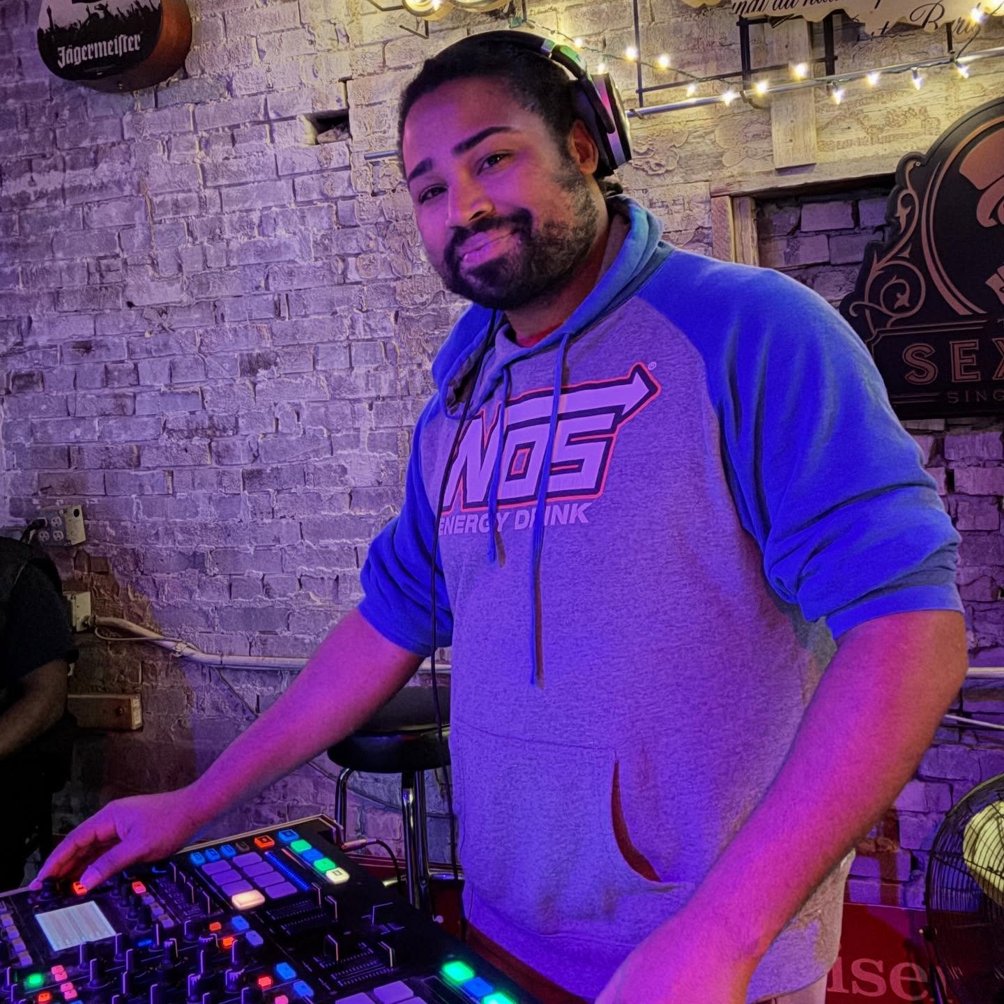 Lets finish out the night 🔥
#saturdaynight