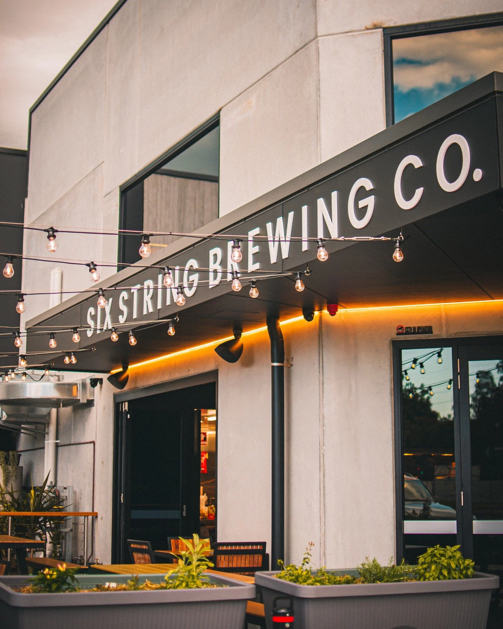 sixstringbrewingco_1785134638_3950318115313844249_335668348.jpg