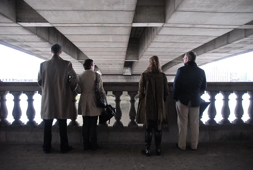 2010_Surround_Me_at_LONDON_BRIDGE_photo_by_Rebecca_Garland1.jpg