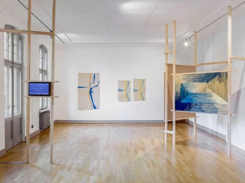 Blue grass along the rivers  |  Curated by Transartist Christine Nippe 