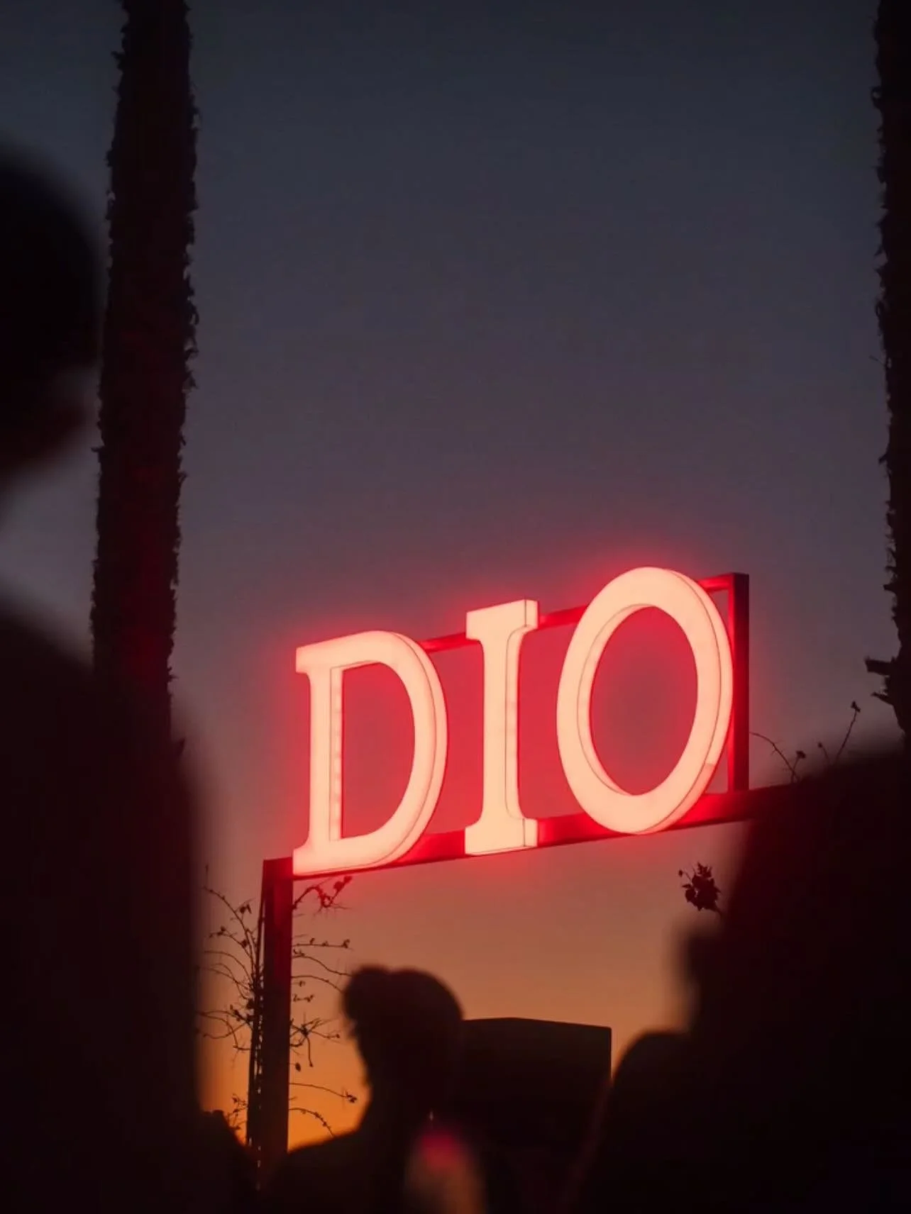 As the sky turns to all the stunning sunset brights we dance

#DIO #diogreece #hersonissos #crete #beachtobar #holiday #dance #sunsethour #freedomliveshere #beachclub #beauty #experience #greece #greekislands #islandlife #explore