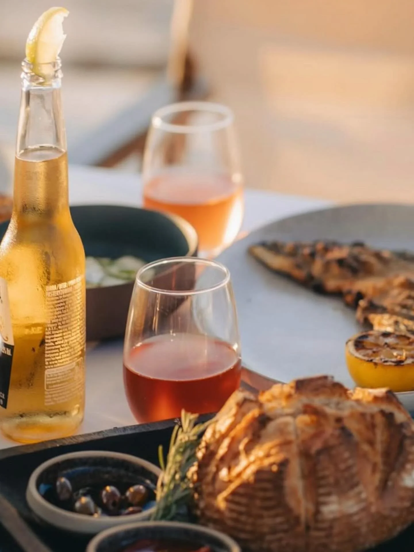 Long lunches spent under the spell of Crete&rsquo;s golden sunshine and stretching into weekend freedom / A Dio ritual

#Dio #crete #taverna #dineatdio #overlookingtheocean #beachclub #happyweekend #cheers #beachtobar