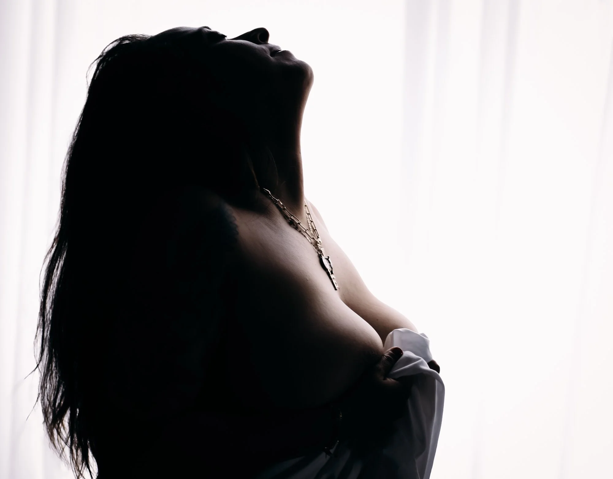 fine-art-boudoir-for-women-who-are-camera-shy.jpg.jpg