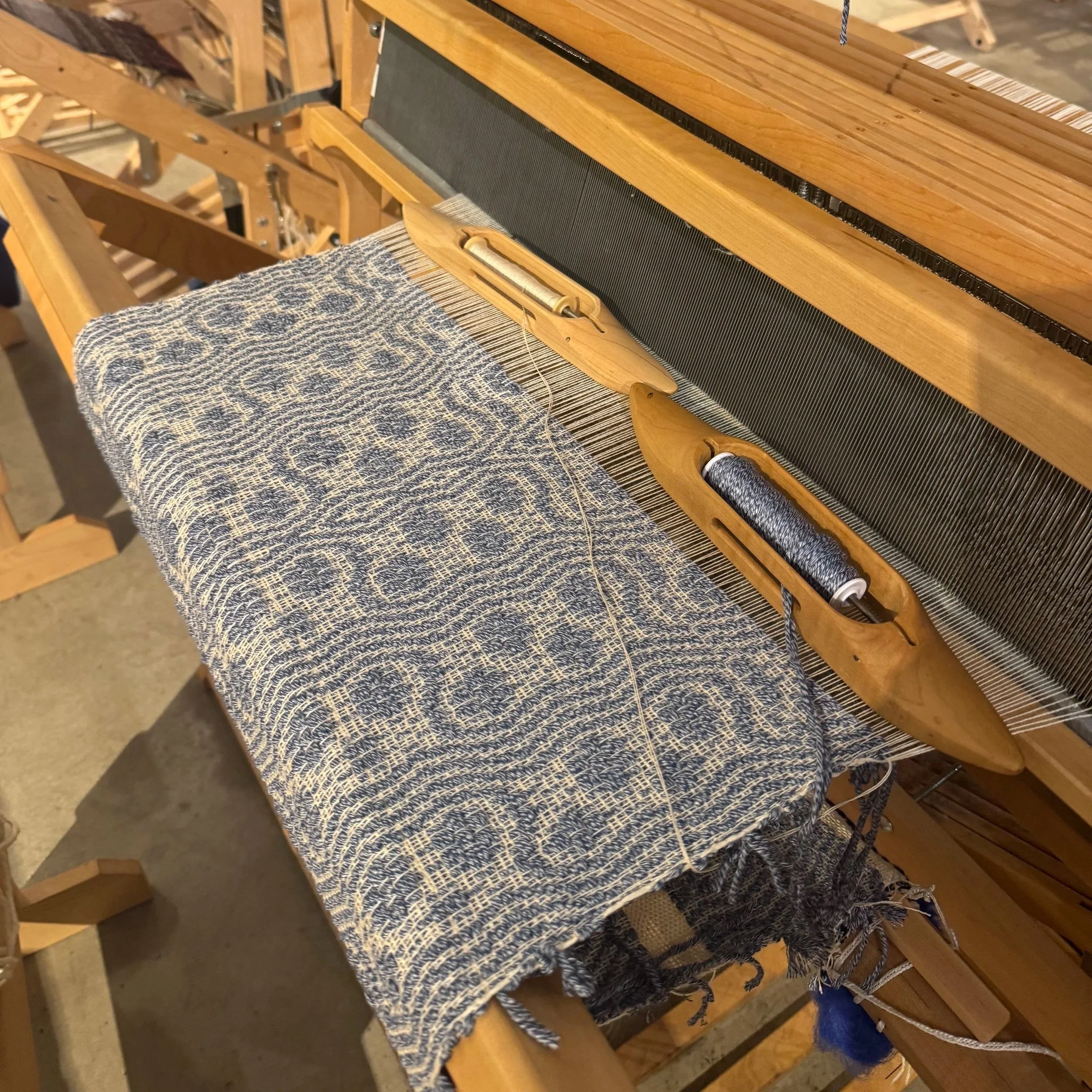 8 Shaft Loom, Overshot, Cat Track Snail Trail, Cotton