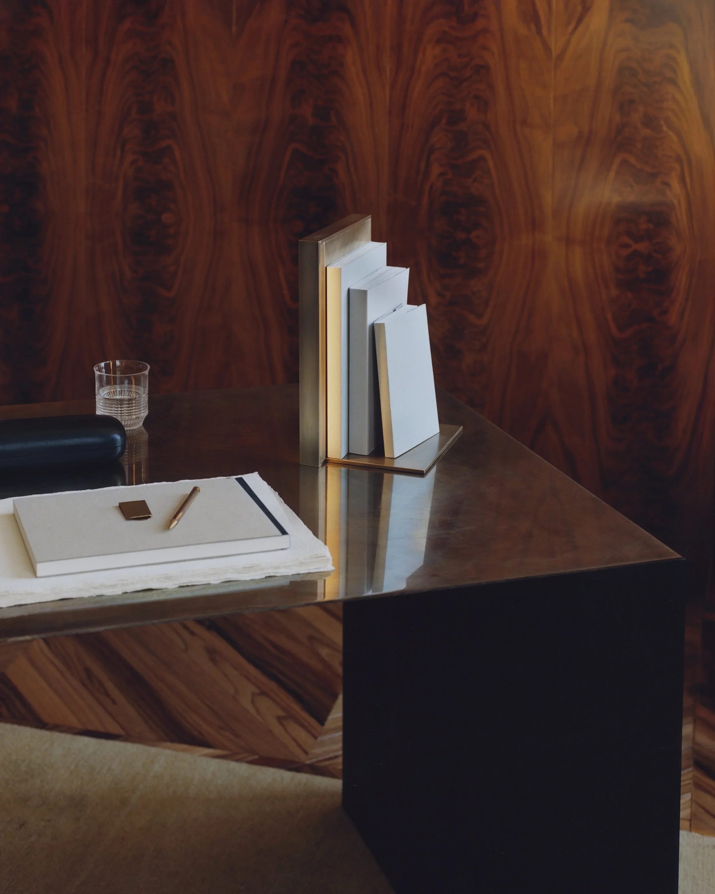 GL x STUDIO KO, BOOKLIGHT