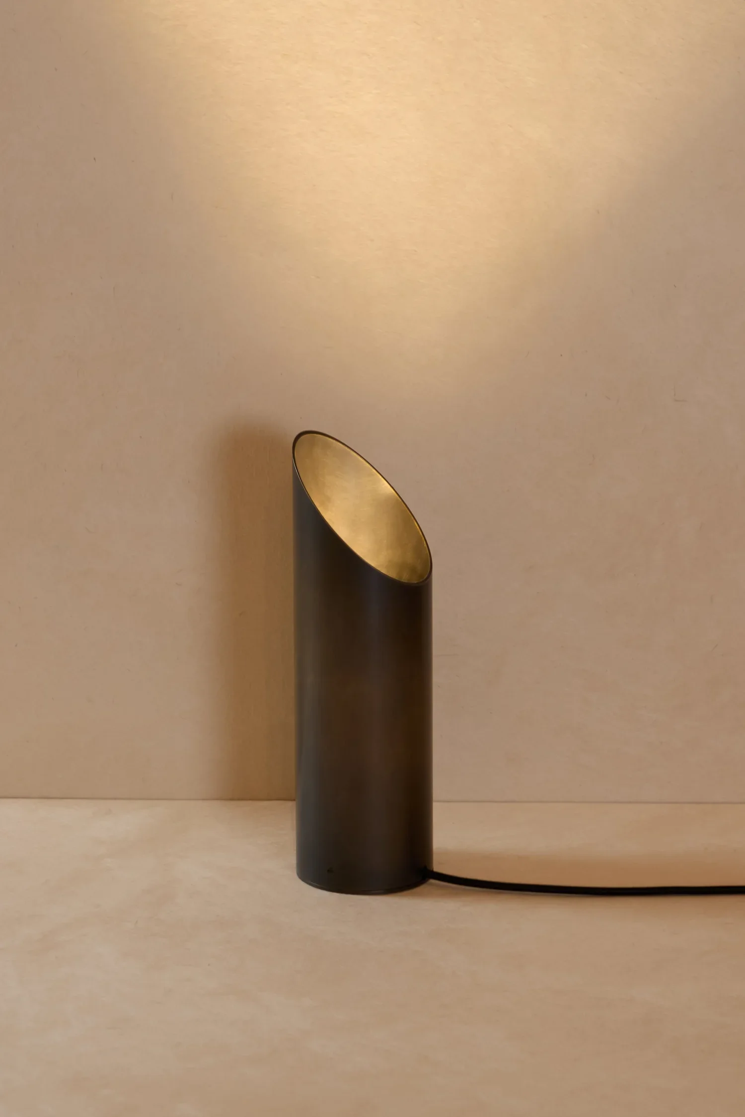 GL x STUDIO KO, UPLIGHT