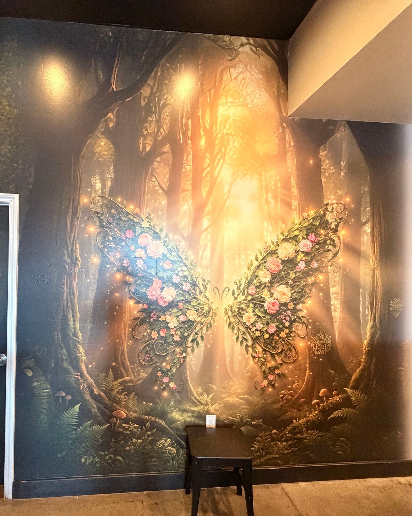 New ownership. New energy. Same walls&hellip; completely reimagined. 🌿✨

We had the opportunity to help bring Liquid Leaf&rsquo;s next chapter to life with a full visual refresh that starts the moment you walk up and doesn&rsquo;t let go once you&rs