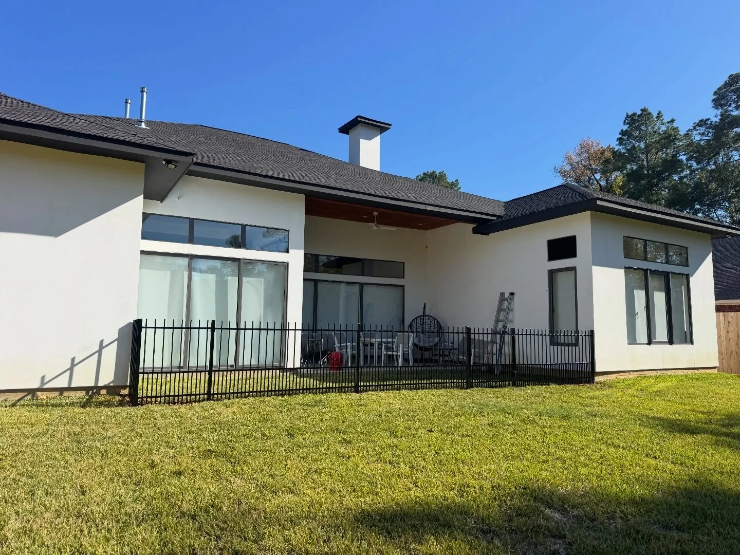 Finished. Protected. Elevated.
If you&rsquo;re ready for a fence that looks this good, we&rsquo;re ready to build it. 📲 Fences by Craig, call us for a free quote!