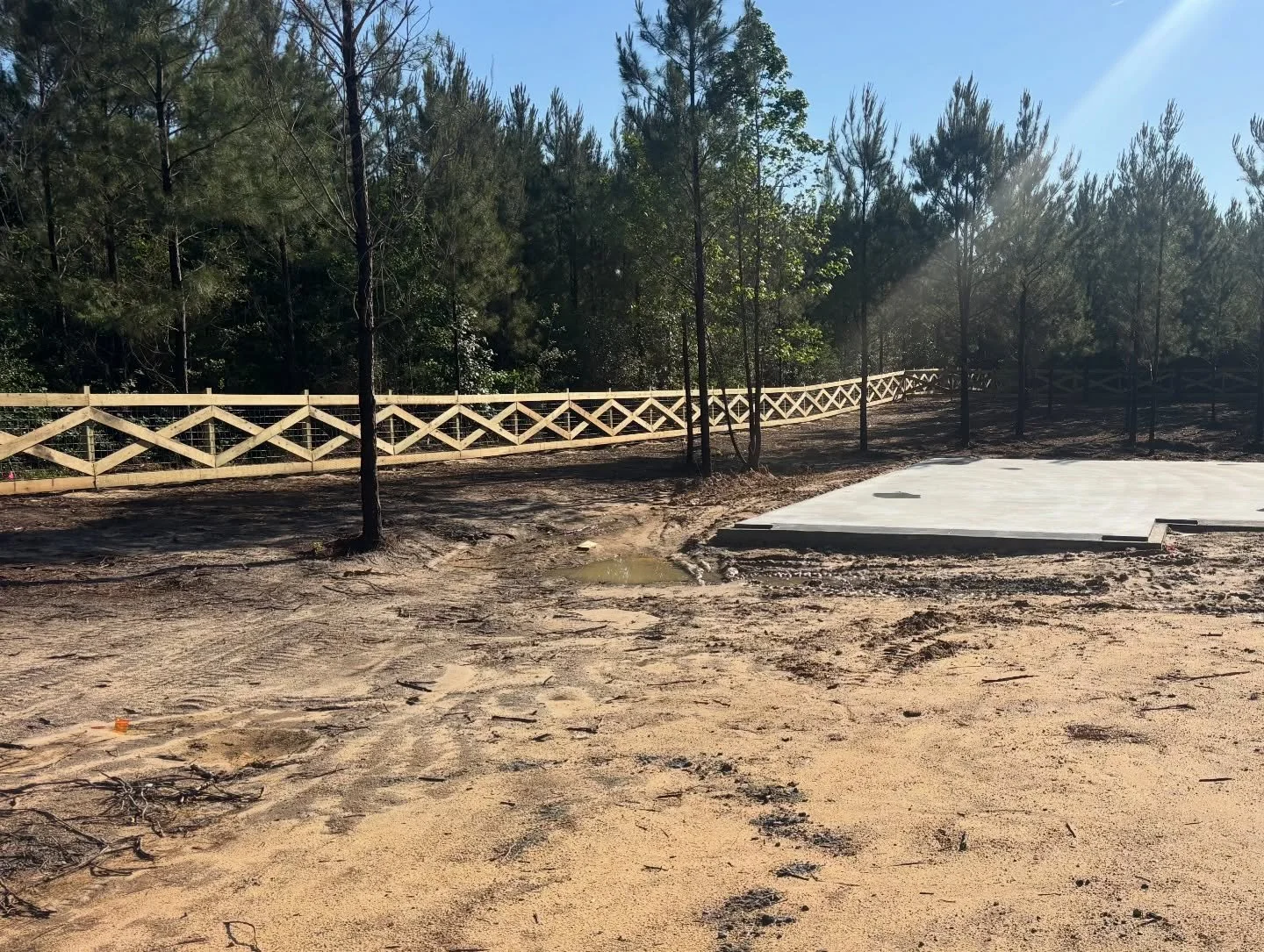 Crossbuck fencing done RIGHT. 🔨🌲

Clean symmetry, long flowing lines, and a layout that makes the entire property stand out without taking away from the land itself.

This isn&rsquo;t your average slapped-together ranch fence &mdash; this is the ki