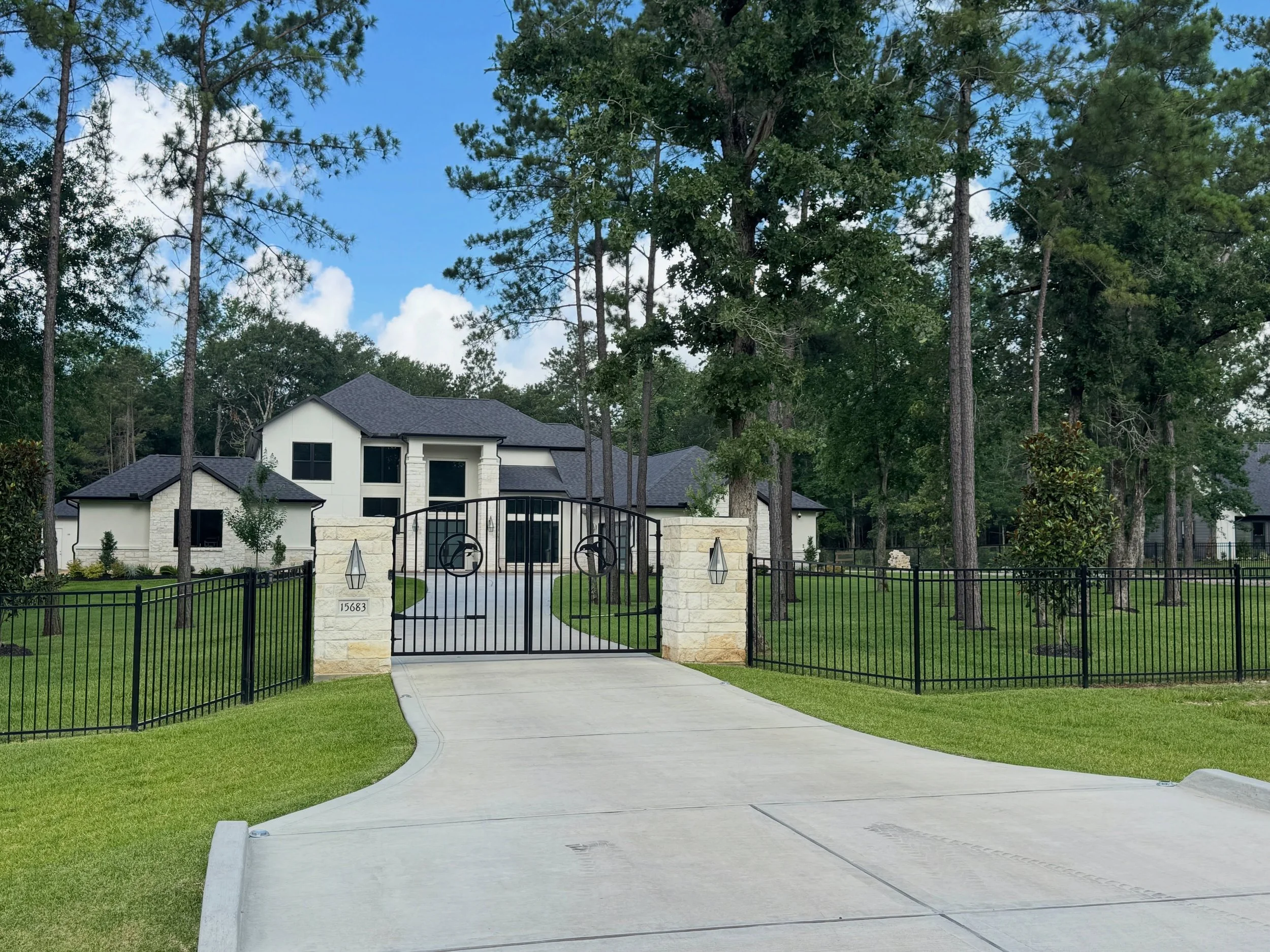 Security, style, and a view like this 👌

We recently completed this ornamental iron fence and custom gate installation, giving this property the protection it needs without taking away from the beauty of the home.

Call Fences by Craig for your free