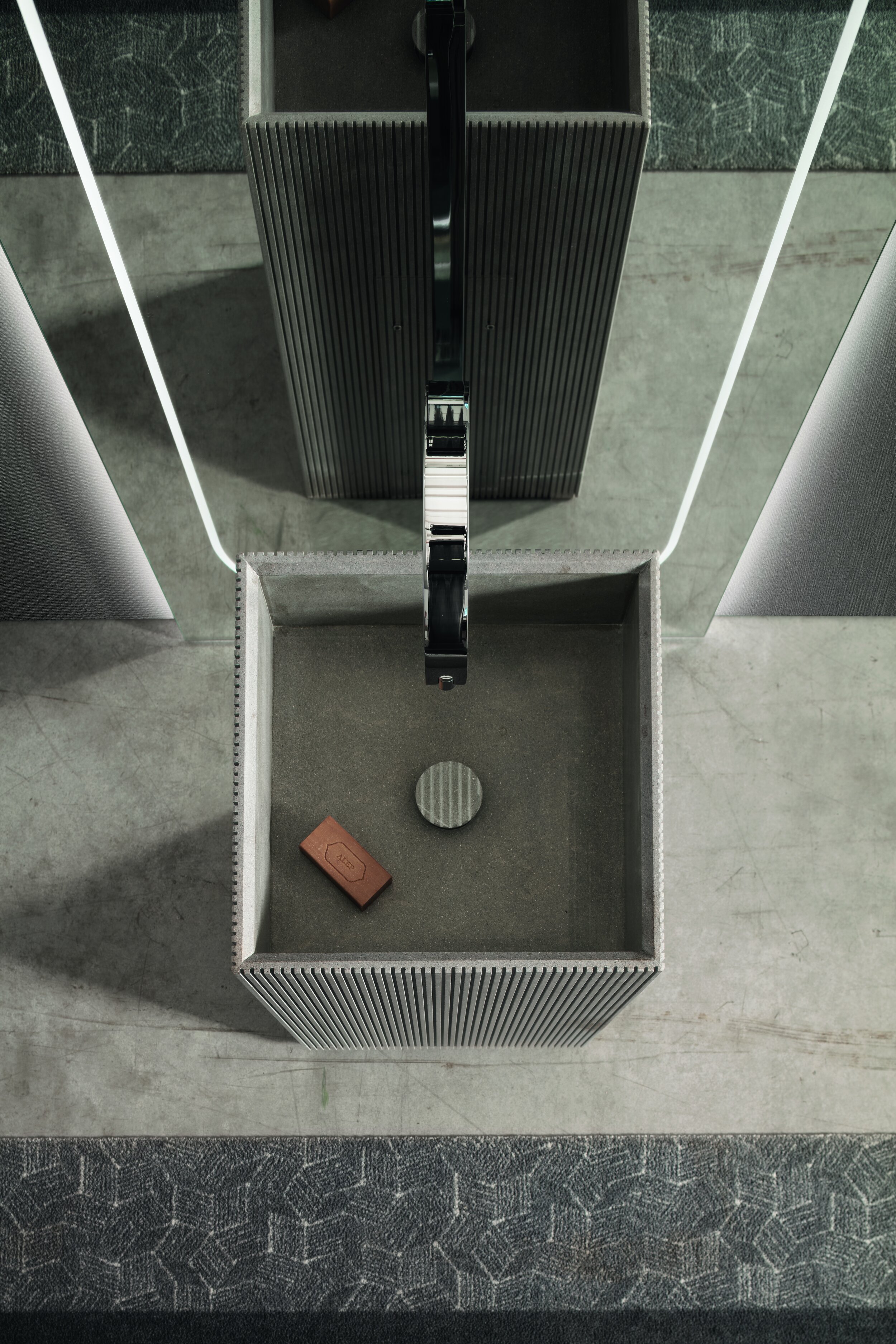 ARC2306008.jpg