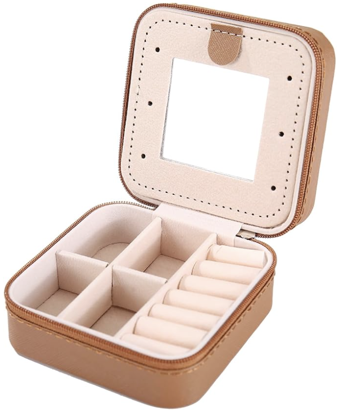 This travel jewelry case has a sleek and minimal design. It will keep all jewelry items neat and organized.