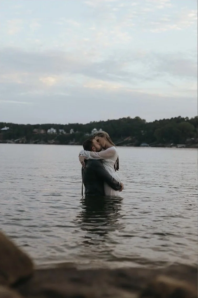 Smith Lake Wedding Couple
