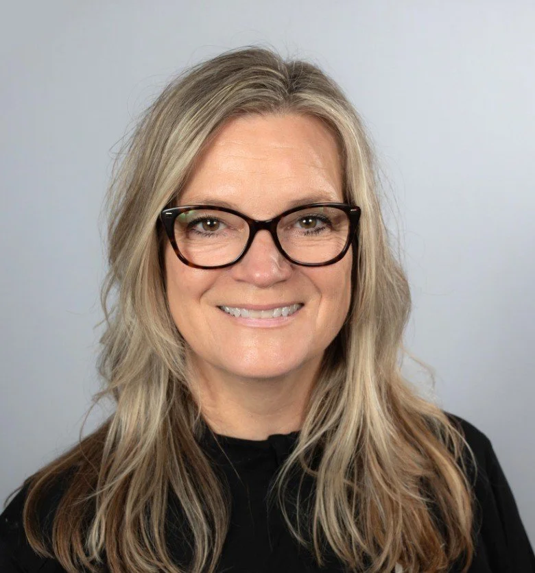 Headshot no logo (1).jpg
