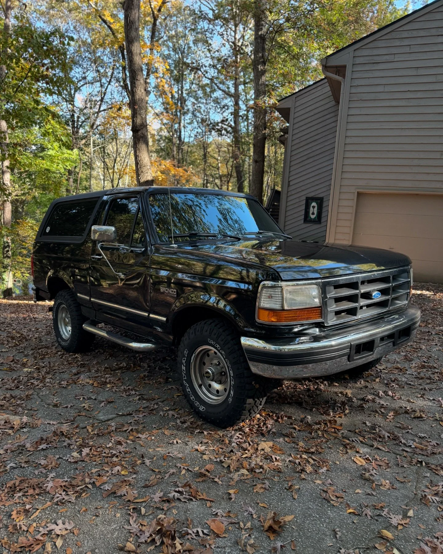 1996 ford bronco in for a full interior restoration, suspension rebuild, and overall driveablity shakedown. All new oem upholstery, oem suspension, and even some cool upgrades such as heated seats and #bilstein shocks have this bronco floating like a