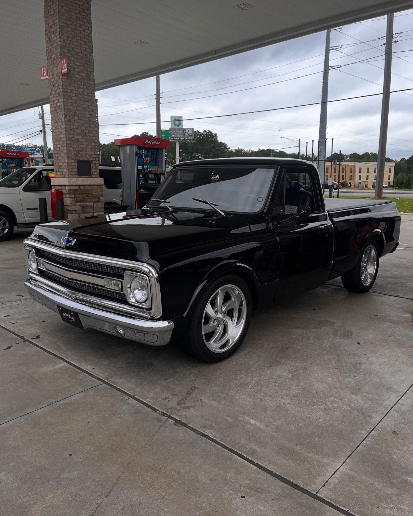 1969 c10 wrapped up after a willwood hydrboost install, cooling improvements, and various other issues that are now resolved. This 383 stroker is ready to tear up the streets!

#kcs #kennysclassicservices #chevy #c10 #383stroker #blueprintengines #pe