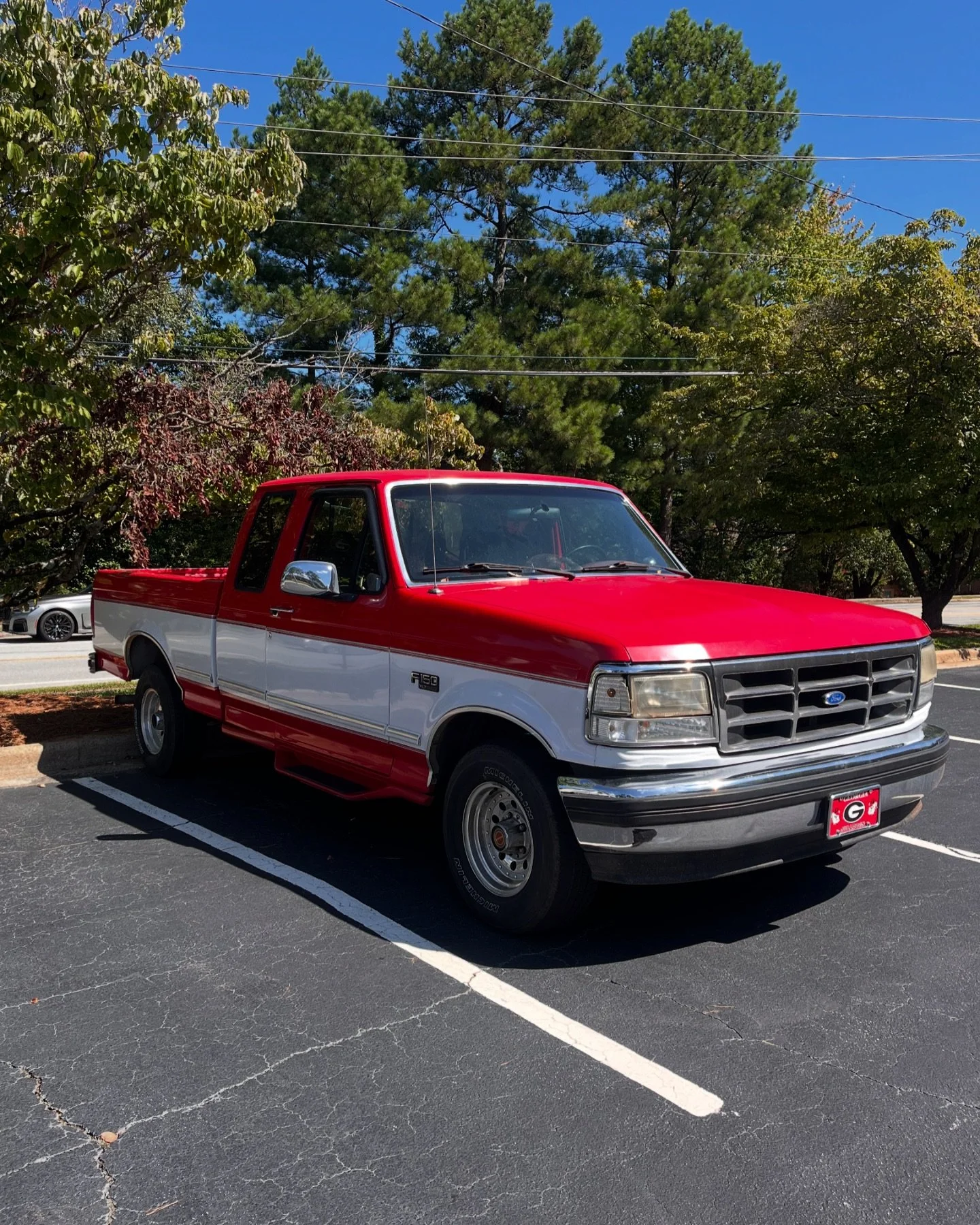 1996 f150 xlt back up and running! Emergency call for crank no start, one distributor later and this customer is back cruising to the green. Check out the bilstein shocks recently installed.

#ford #kcs #kennysclassicservices #1996f150 #obsford #clas