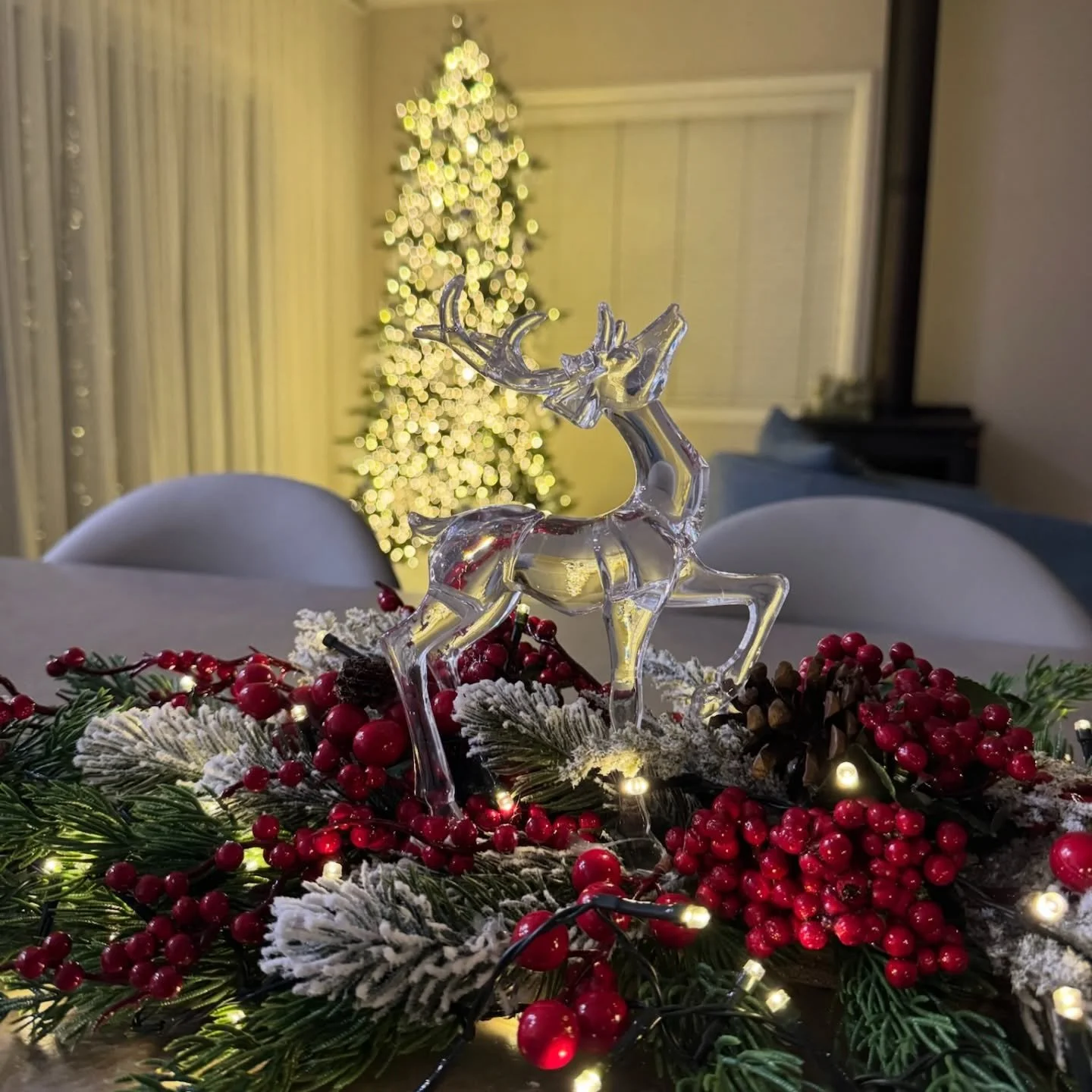 Soft twinkling lights, a warm cozy setting&hellip; this is our kind of comfort ✨

𝒯𝒽𝑒 𝒯𝓇𝑒𝑒 𝒟𝓇𝑒𝓈𝓈𝑒𝓇

.
.
.
.
.
#thetreedressers
#christmastree 
#christmasdecor 
#christmasdecorations 
#christmastoys 
#christmasdecorating 
#christmas
#chr