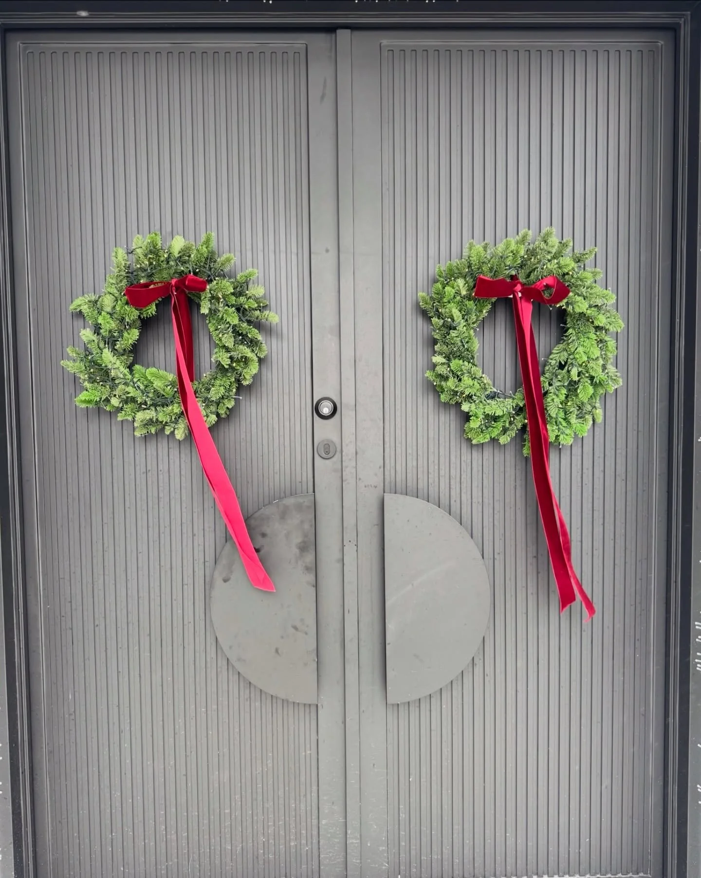 It&rsquo;s the last day of November, so here are some snippets of this season ✨🎄

𝒯𝒽𝑒 𝒯𝓇𝑒𝑒 𝒟𝓇𝑒𝓈𝓈𝑒𝓇

.
.
.
.
.
#thetreedressers
#christmastree 
#christmasdecor 
#christmasdecorations 
#christmastoys 
#christmasdecorating 
#christmas
#ch