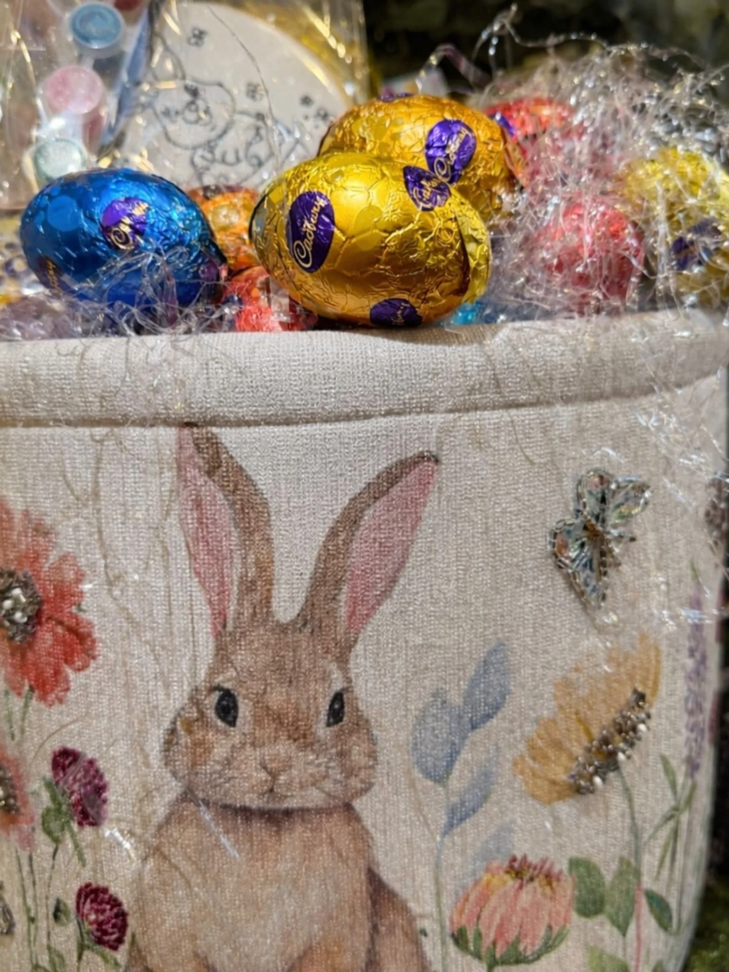 A little Easter magic&hellip;

Chocolate, keepsakes and beautiful moments waiting to be discovered.

Our Easter hampers are now available to order. ✨

𝒯𝒽𝑒 𝒯𝓇𝑒𝑒 𝒟𝓇𝑒𝓈𝓈𝑒𝓇

#thetreedressers 
#easter 
#easterbasket 
#easterbunny 
#eastereggs
