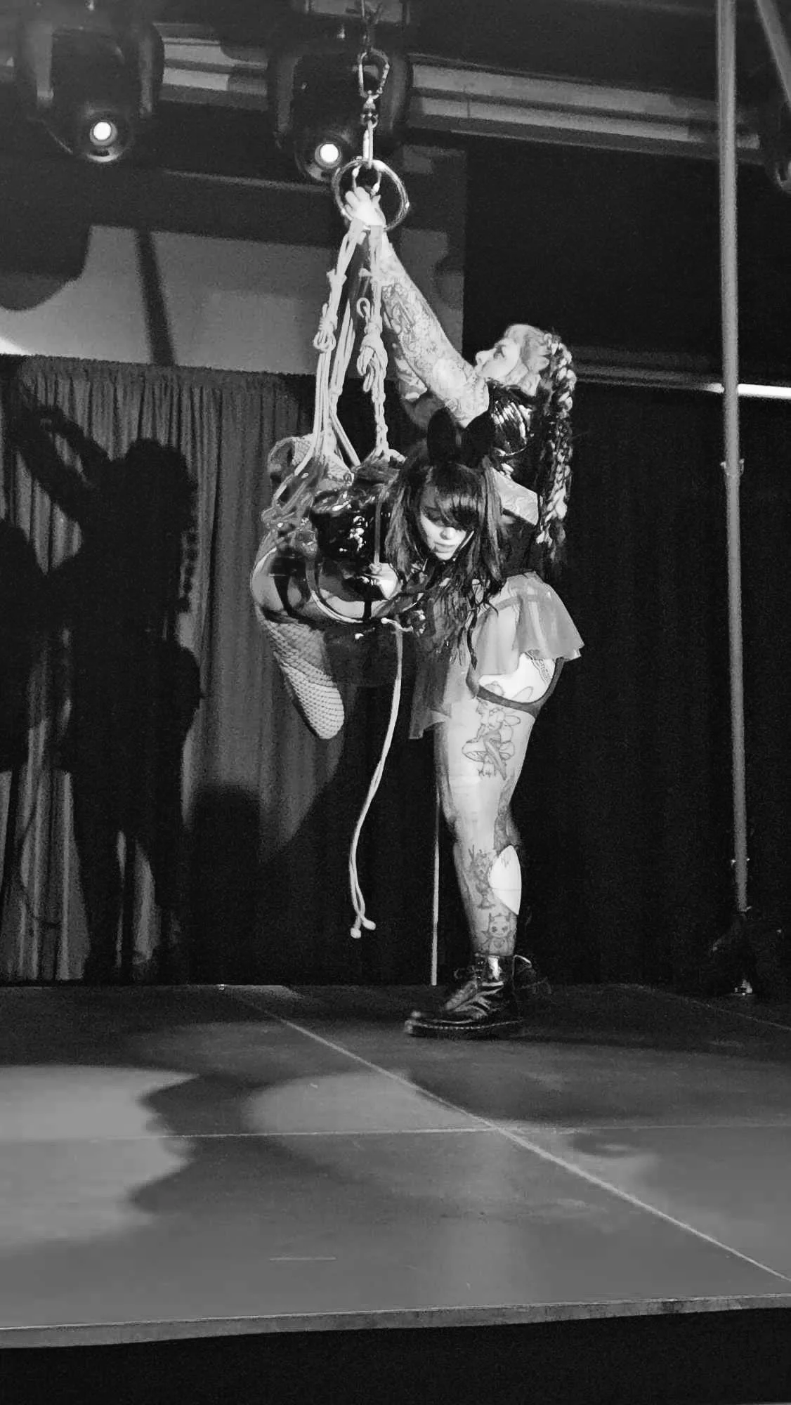 Adult Expo 2023. Jade Steele tied by Knotyourpeach