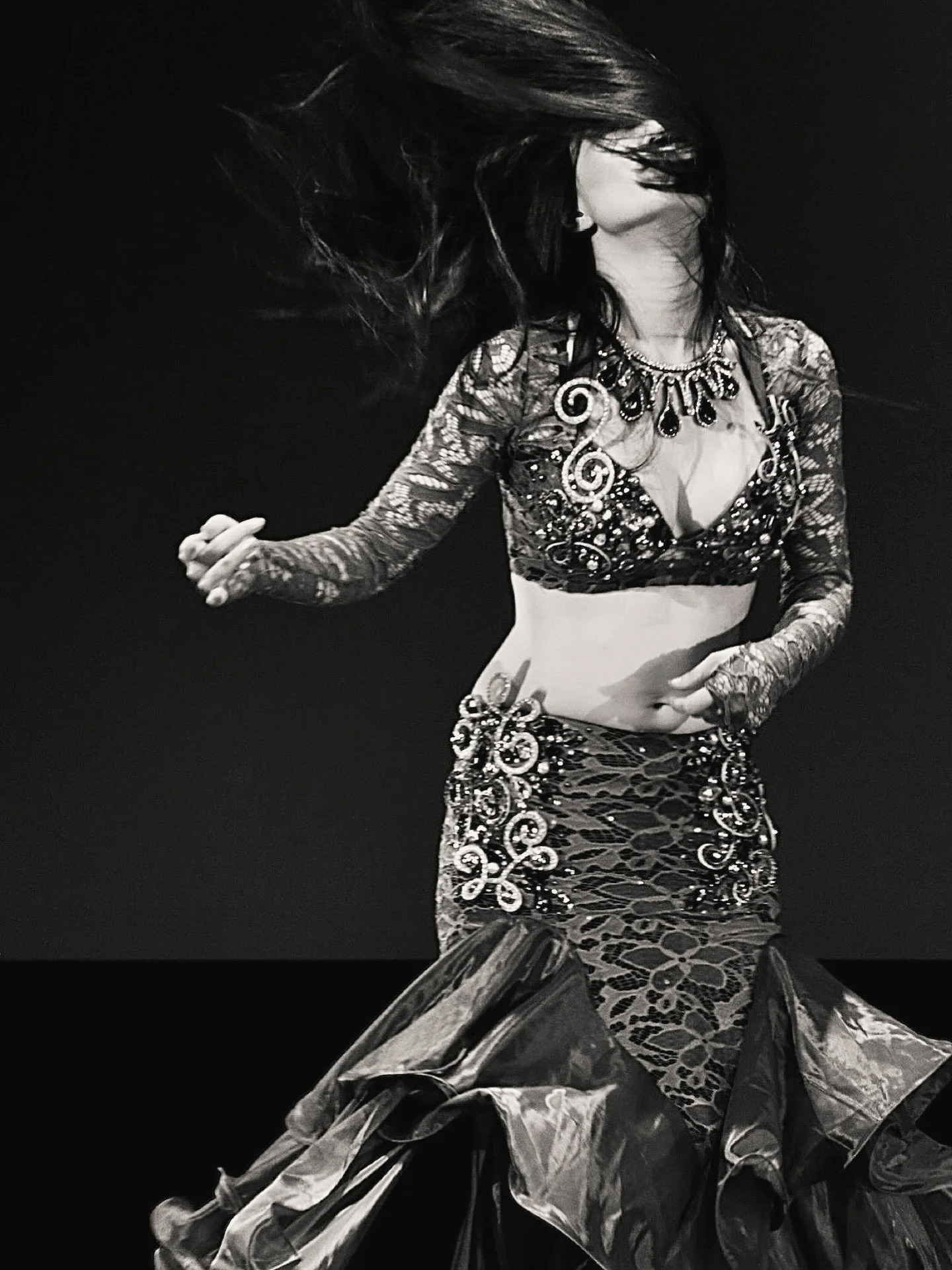 🤍🩶🖤

#highonlife #dance #dancer #orientaldance #egyptiandance