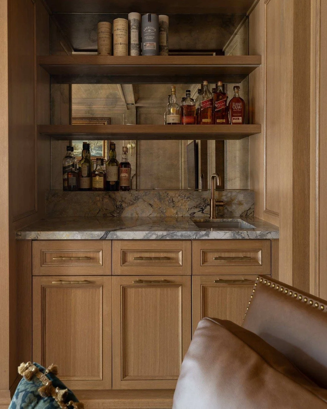 A room for retreat.

Inspired by our client&rsquo;s Scottish ancestry, the wood-panelled room at Project Abbey Crescent was designed as a warm, old-world haven: the perfect place to enjoy a whisky in a leather armchair by the fire.

Builder: @haugrud