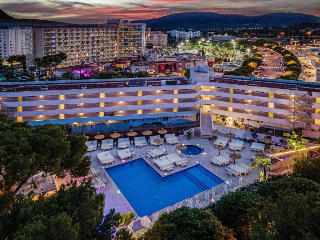 Best Hotels in Magaluf Mallorca – Top Places to Stay ✅