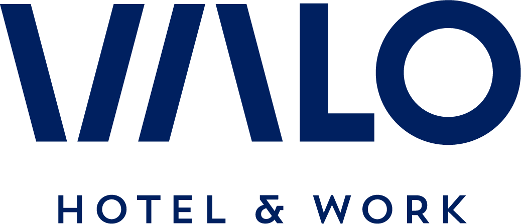 Vallo Hotel & Work -logo, tekstin väri tummansininen.