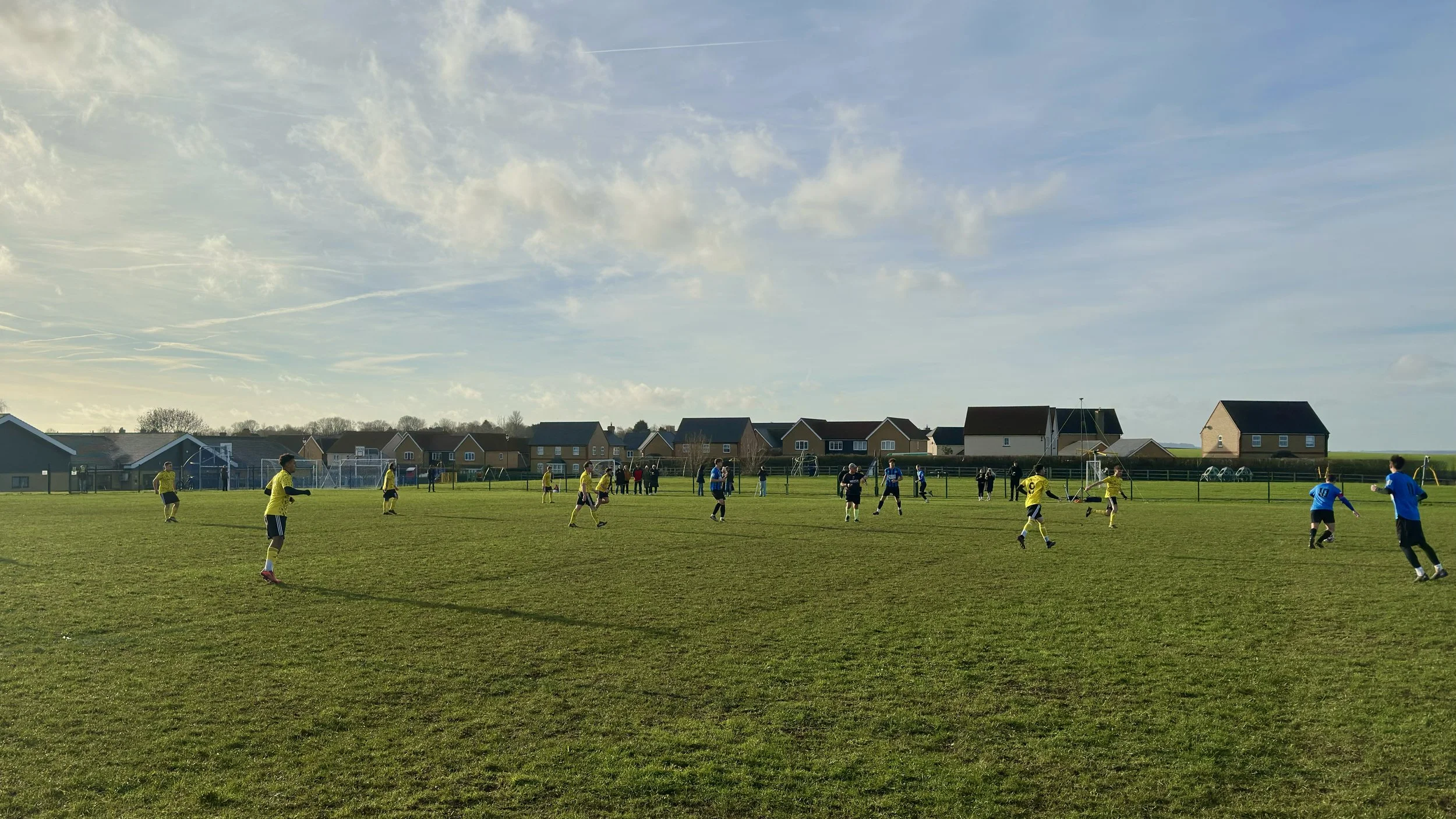 HSFL Division 3 - Meppershall FC 4 - 3 Kimpton Rovers