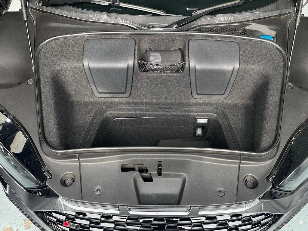 R8 15.jpg