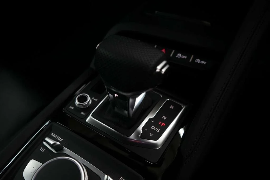 R8 11.jpg