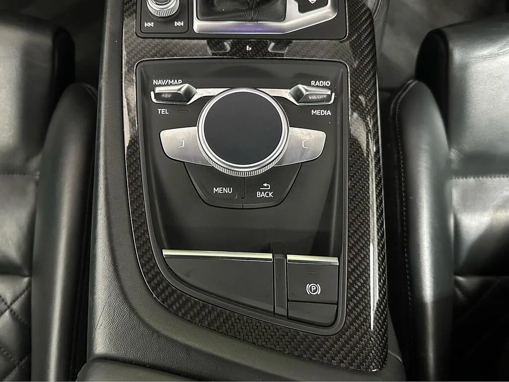 R8 8.jpg