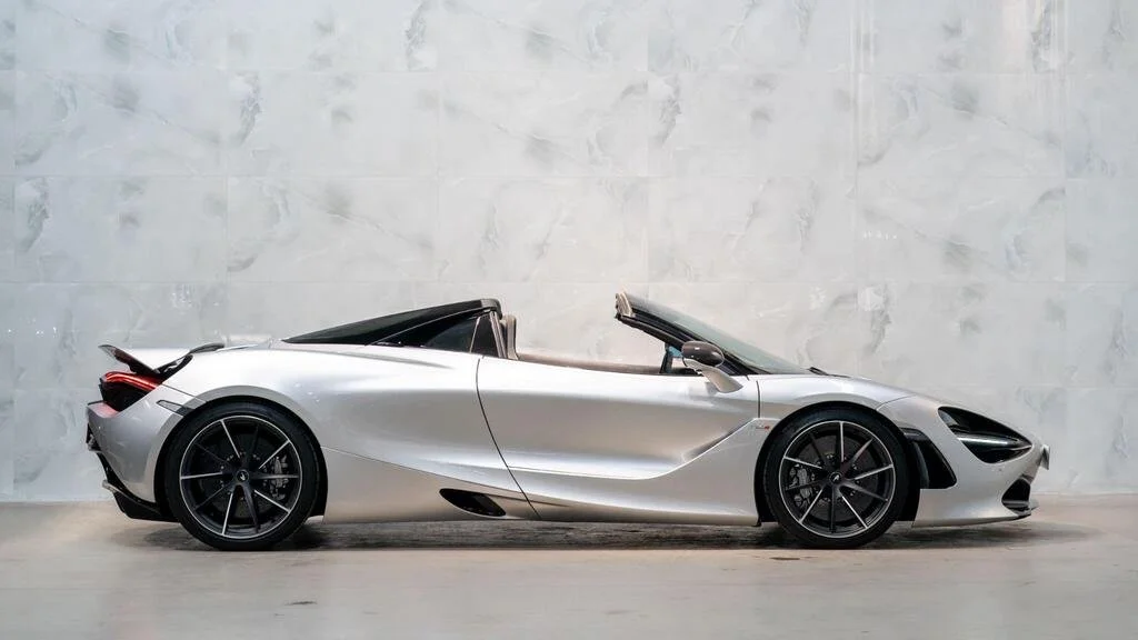 720S 2.jpg