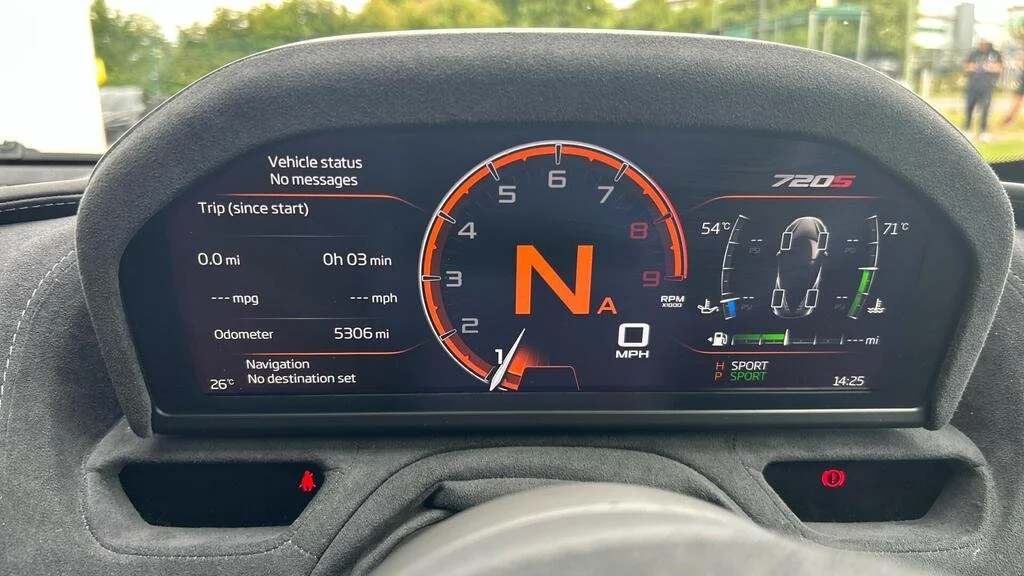 720S 8.jpg