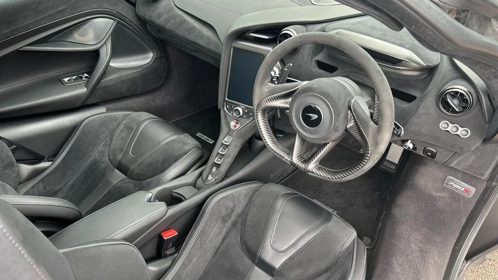 720S 4.jpg