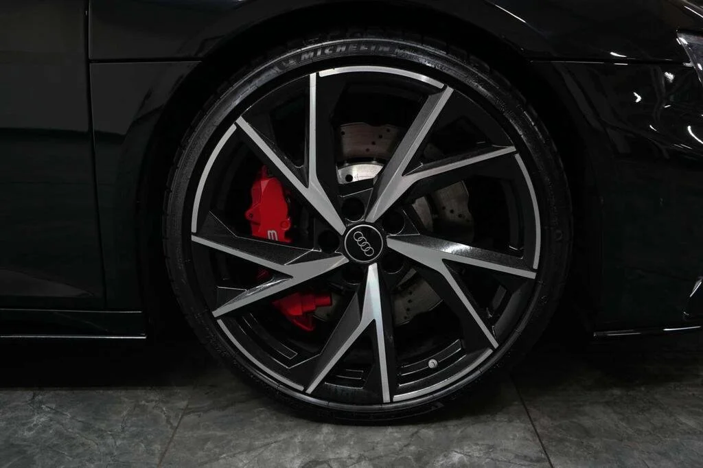 R8 3.jpg