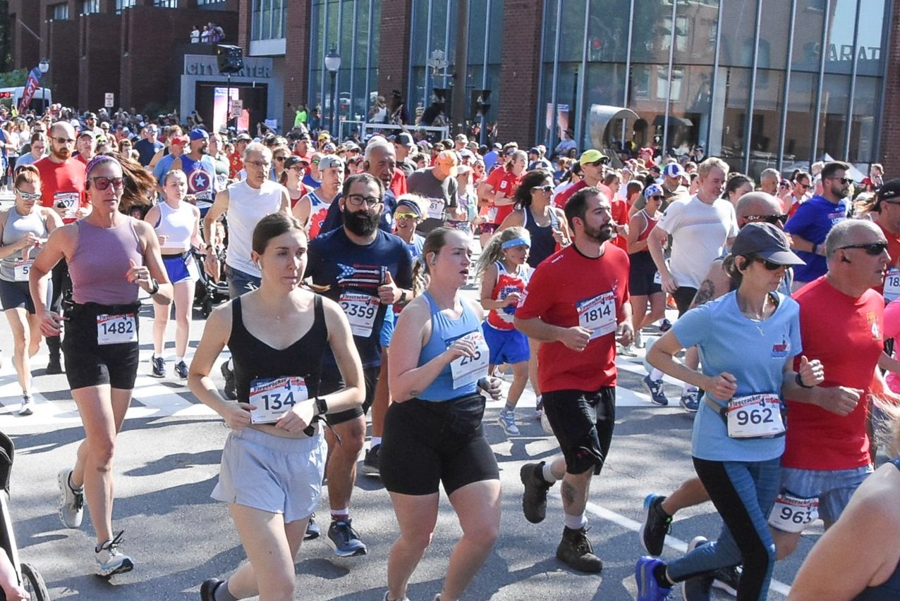 Firecracker 4-Miler: Running Around Saratoga
