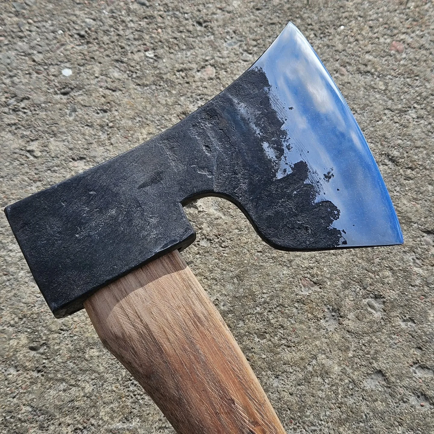 The becoming of my first axe 🪓. From finish to start. 
Superfun!! I'll be doing a few more every now and then 😃