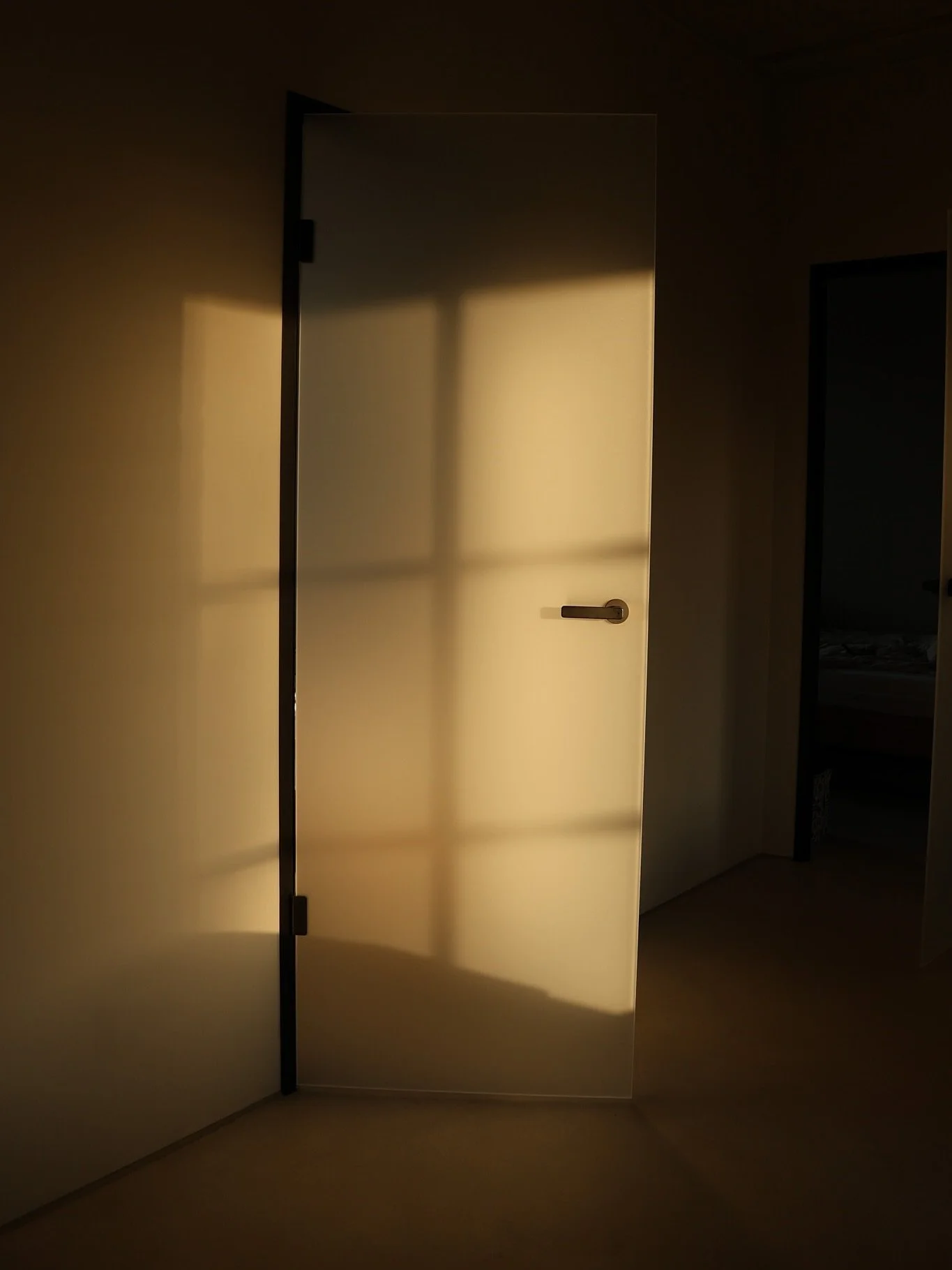 Anzeige/Ad - Our new double-glazed monochrome glass doors by @griffwerk, with filigree frames from the brand&rsquo;s new LineArt series and timeless handles, filter light into soft, muted tones. Creating rooms that feel calm, grounded, and unhurried.