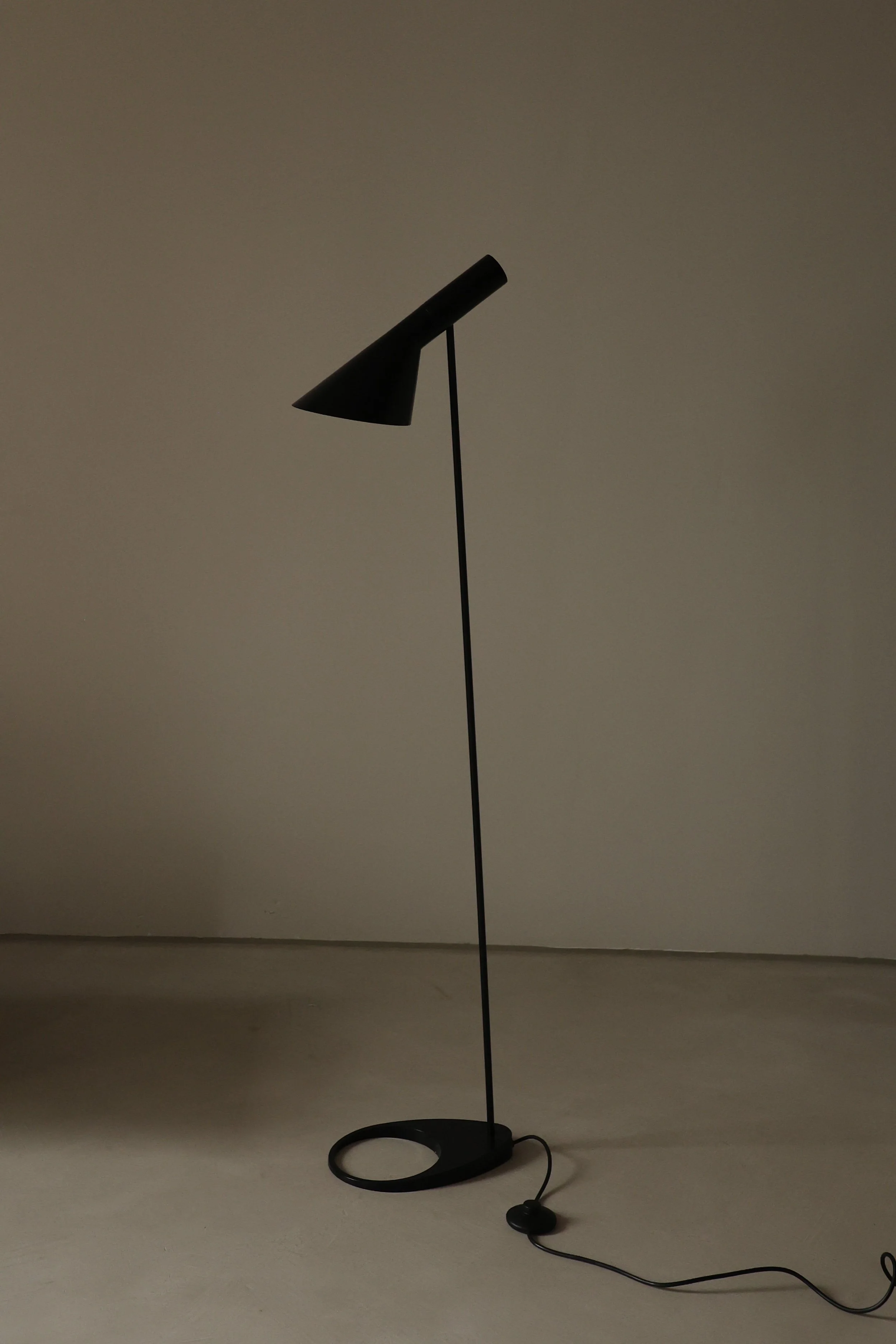 Louis Poulsen - AJ Stehleuchte