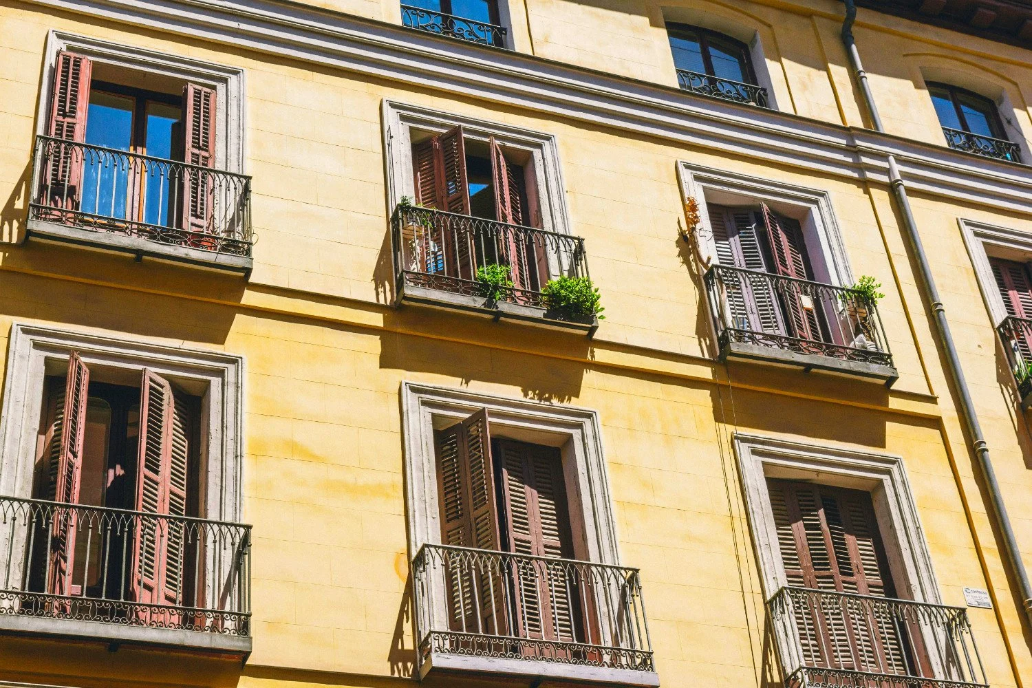 Value-Add Private Equity in Spanien: Das Millionenrisiko der ungewollten DBA-Betriebsstätte für DACH-Investoren