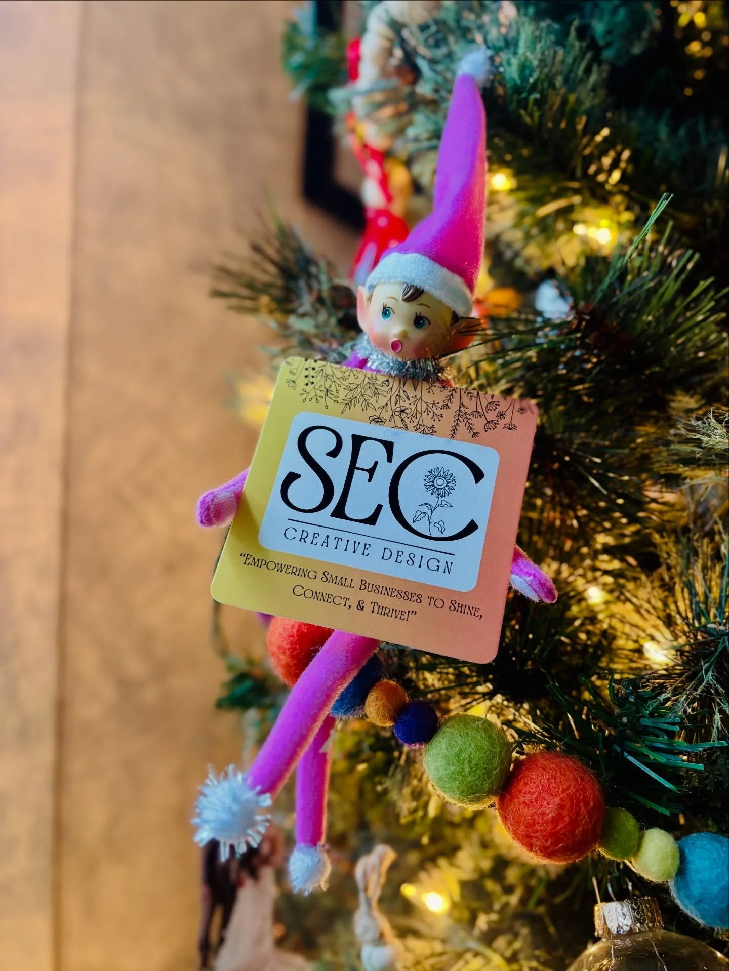 Hi! 👋🏻 My name is Toodles! 💕
I&rsquo;m an October 3rd Libra. ♎️ 
My favorite food is frosting. 🧁 
I&rsquo;ll get silly on a Dirty Shirley! 🥂🍒
&amp; I love helping small business owners! 🛍️
🎅🏼(Santa&rsquo;s Orders!)
I was shopping at @thedyei