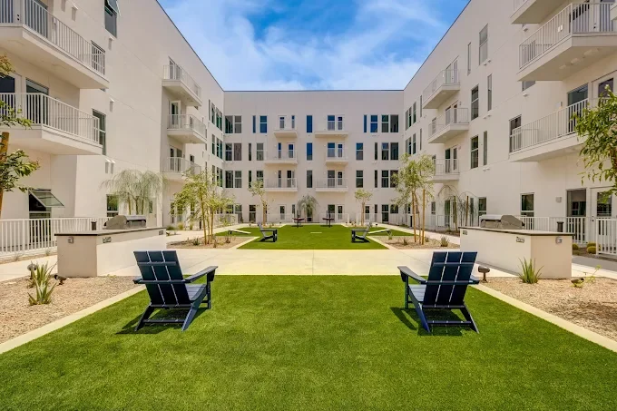 The Pomeroy, Mesa, AZ