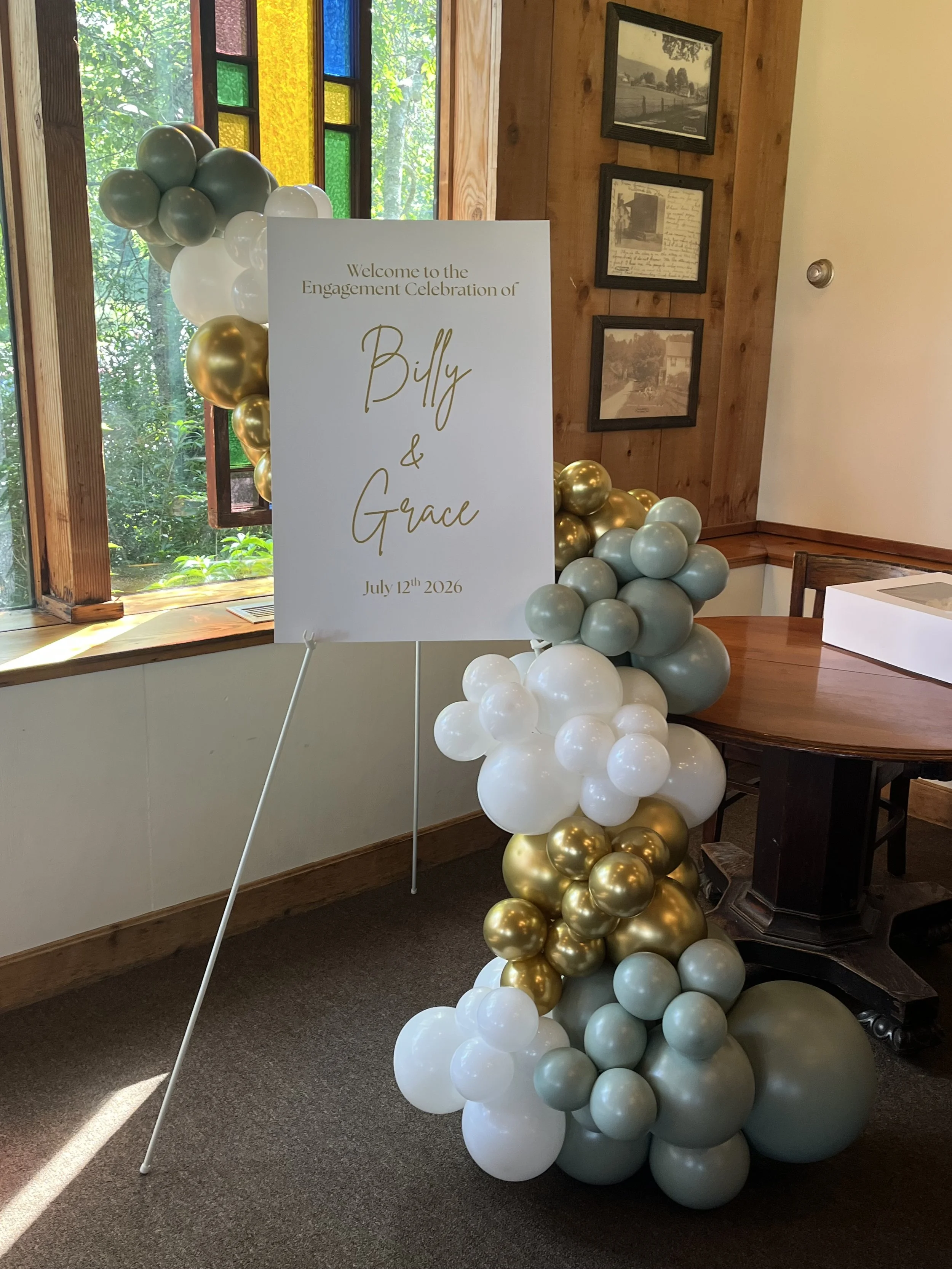 Welcome Sign with Balloons