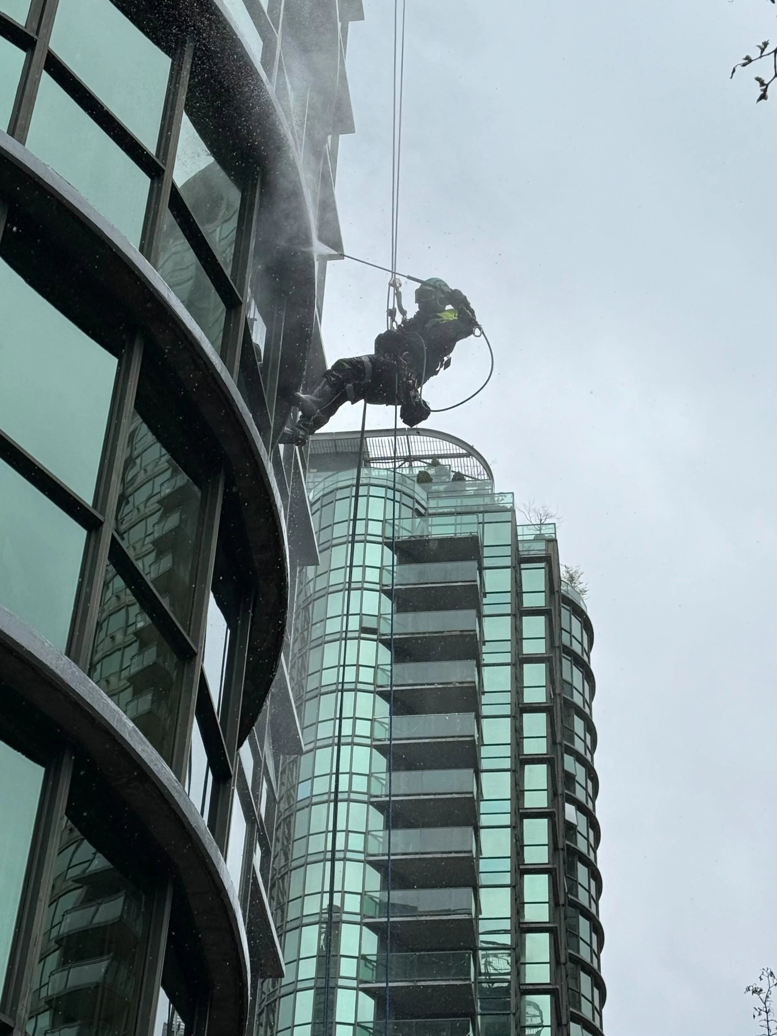 Professional pressure washing building exterior and siding Richmond BC