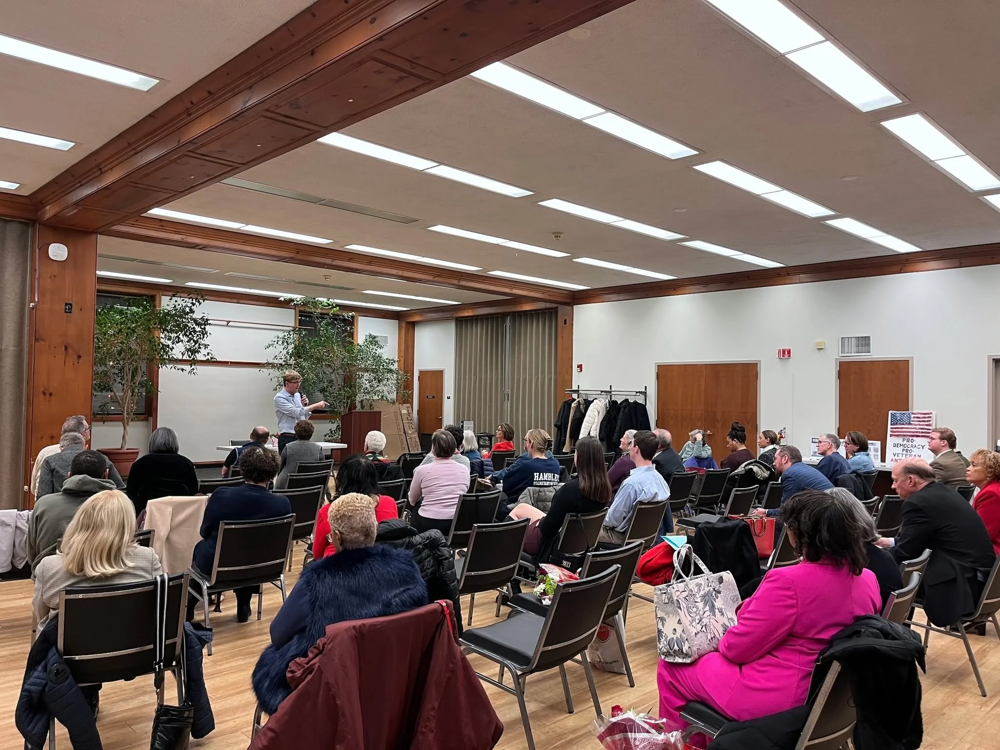 Great to be in #ShakerHeights this week to meet with their Democratic Club! Appreciate the opportunity to come and speak with folks passionate about helping their neighbors, and helping #Ohio. #CareforOhio #HambleyForOhio #SecretaryOfState