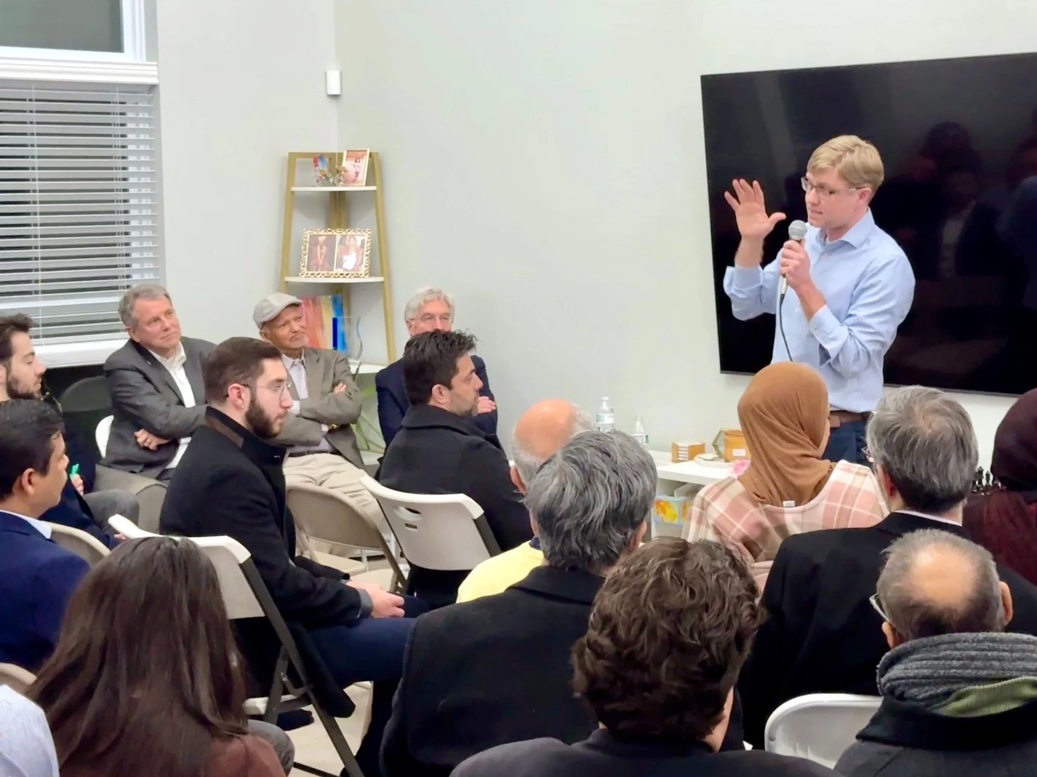 Great to be in #Dublin last week for a fantastic event with my friend @sherrod, and candidate for Attorney General @john.kulewicz  Gathering in homes across #Ohio to discuss the important issues facing our state has been so rewarding, and I will carr