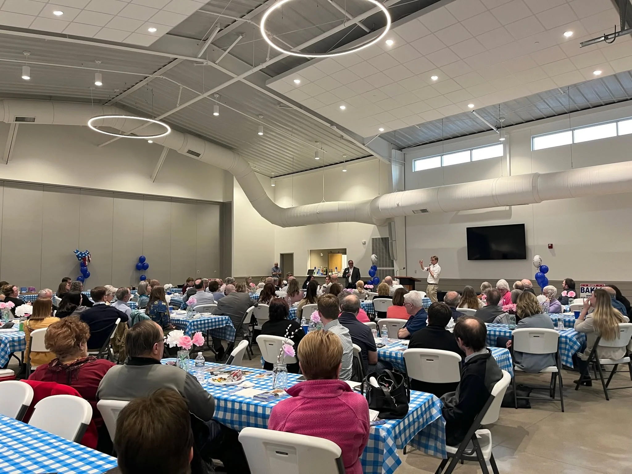 Grateful to be in #Ottawa for the #putnamcountydems pring dinner this past week. There are voters in every county of our state ready to mobilize to protect our elections and fix our broken democracy. I'm grateful for the opportunity to meet them all!