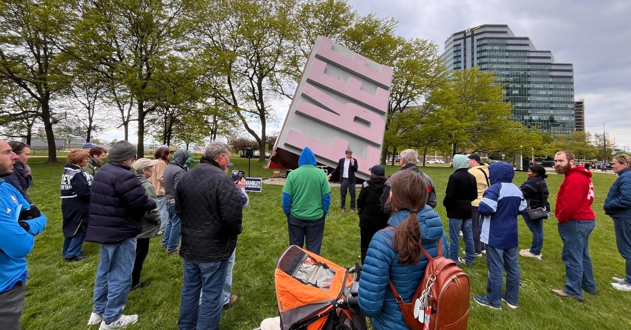 With just a few days left, we're ready to leave it all on the field. #Ohio deserves a #SecretaryofState who will fight for fair maps, stand up to Trump, and reject corporate PAC influence. We have an opportunity to make real change in Ohio, starting 